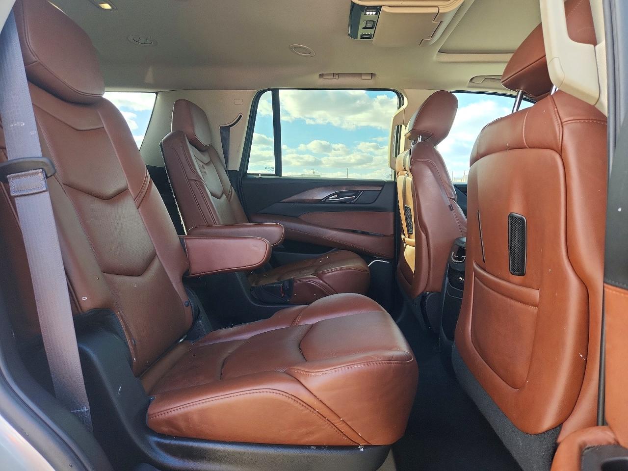 2015 CADILLAC ESCALADE LUXURY photo 21