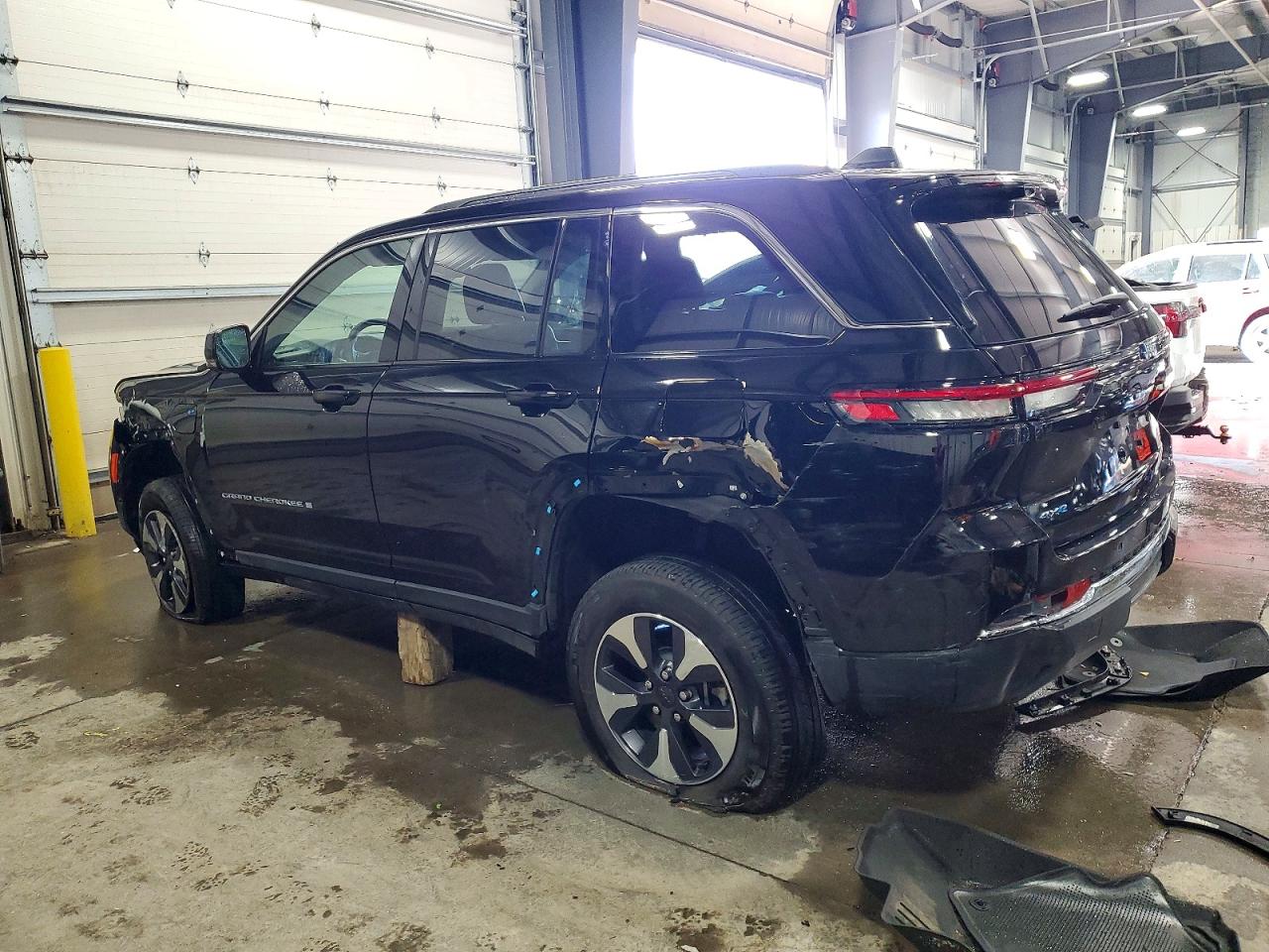 2024 JEEP GRAND CHEROKEE LIMITED 4XE photo 4