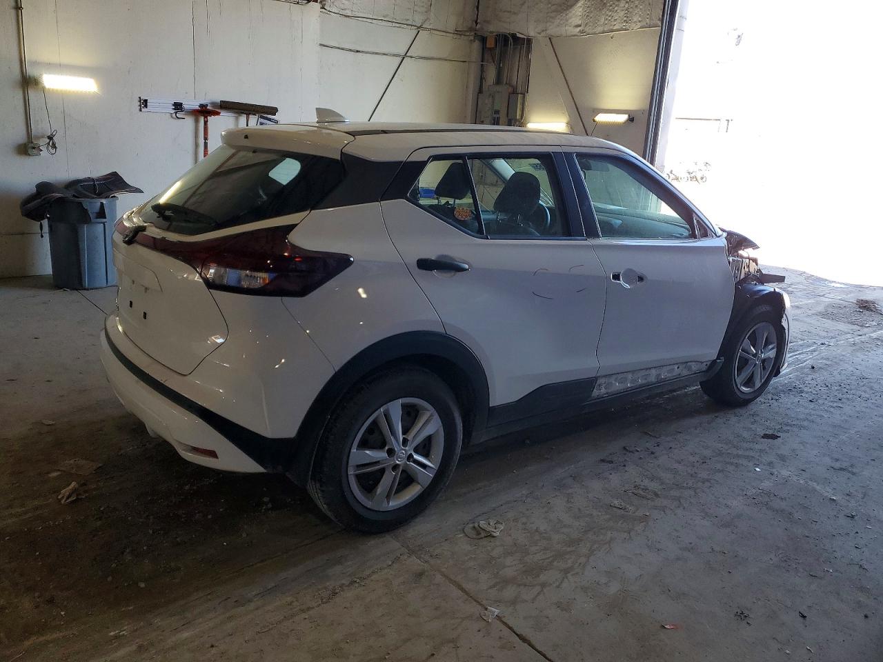2023 NISSAN KICKS S photo 5