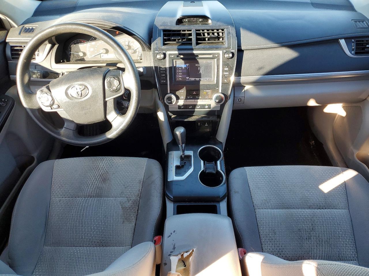 2014 TOYOTA CAMRY L photo 8
