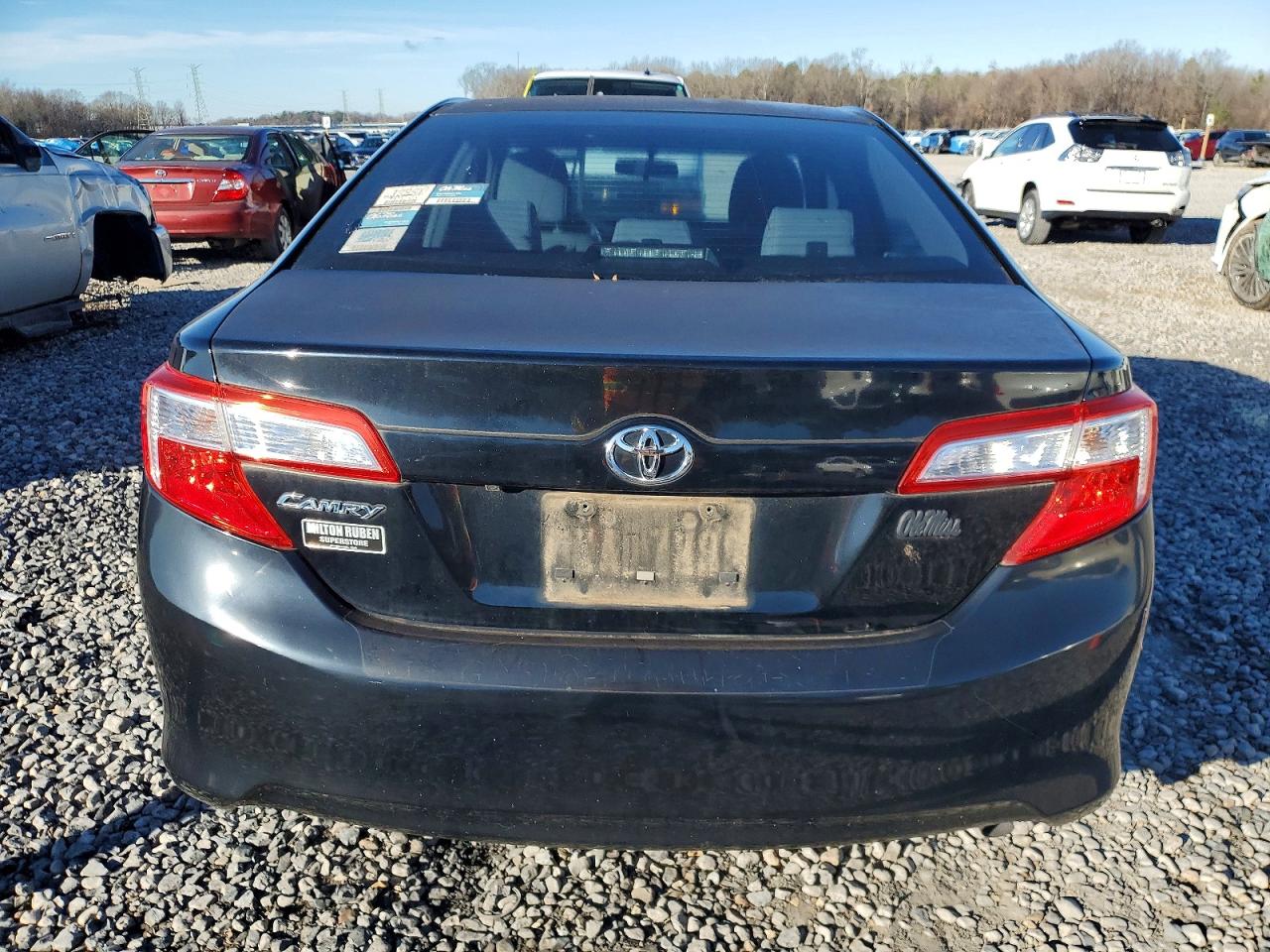 2014 TOYOTA CAMRY L photo 6