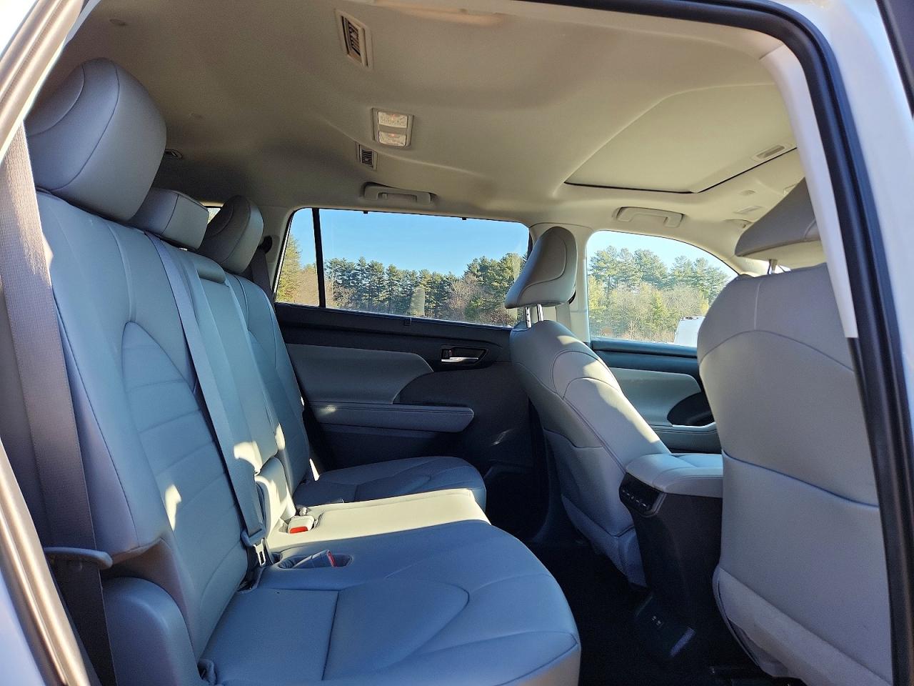 2020 TOYOTA HIGHLANDER BASE photo 11