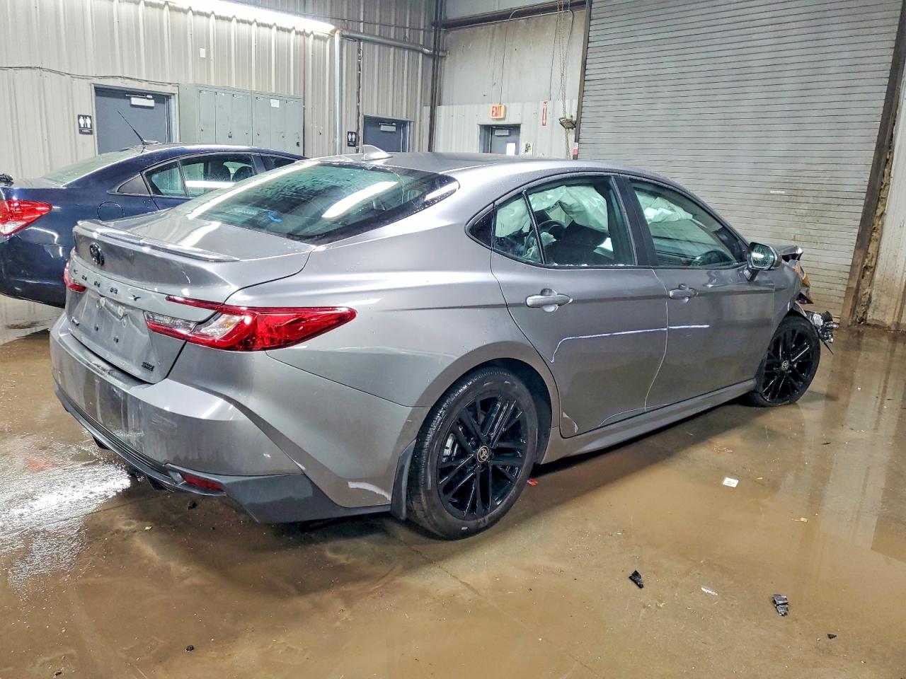 2025 TOYOTA CAMRY SE photo 5