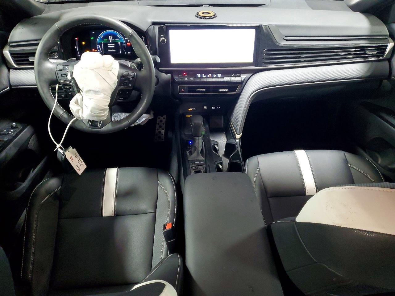 2025 TOYOTA CAMRY SE photo 15