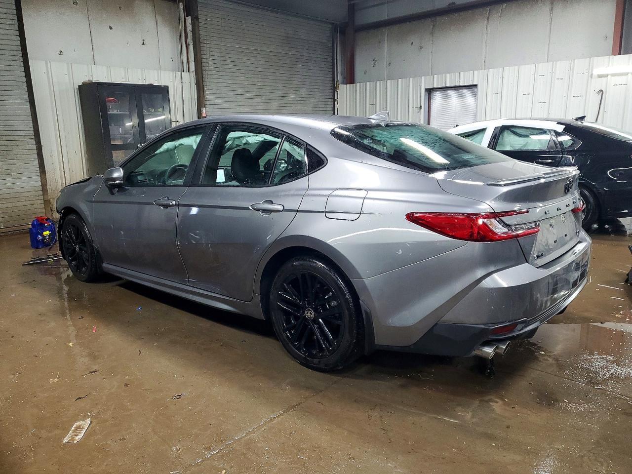2025 TOYOTA CAMRY SE photo 3