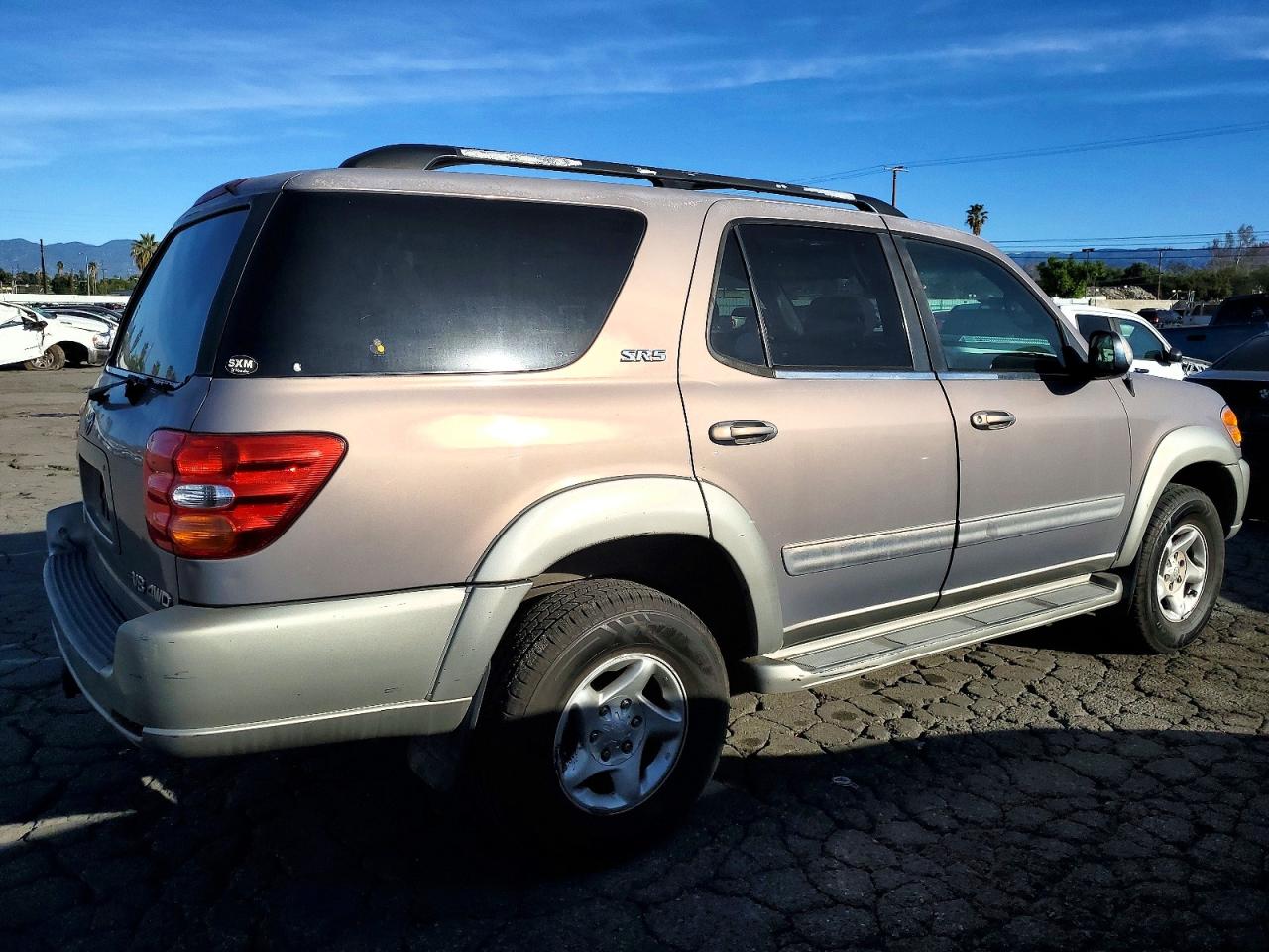 2002 TOYOTA SEQUOIA photo 5