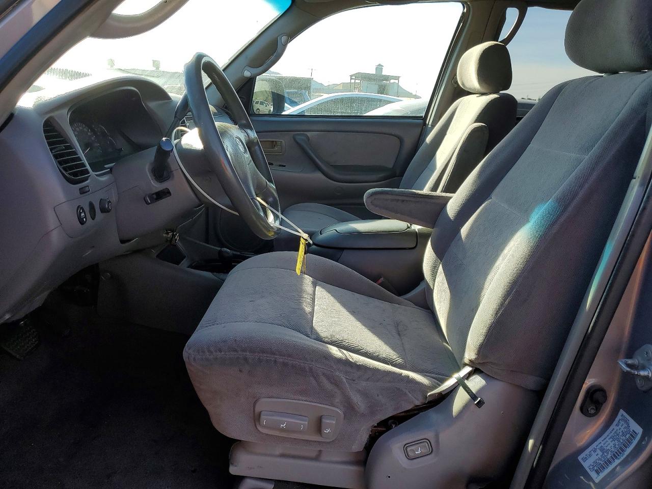 2002 TOYOTA SEQUOIA photo 13