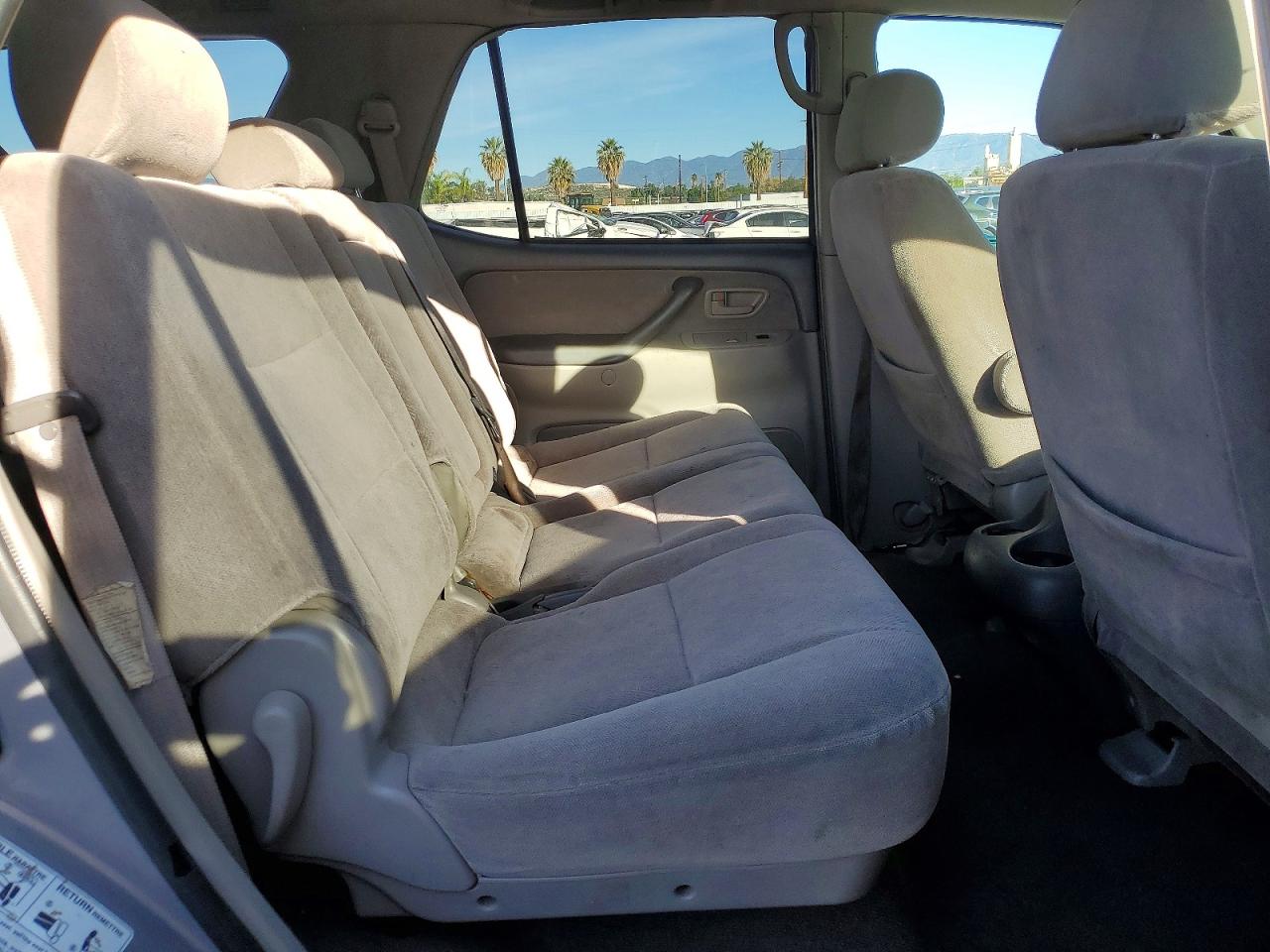 2002 TOYOTA SEQUOIA photo 21