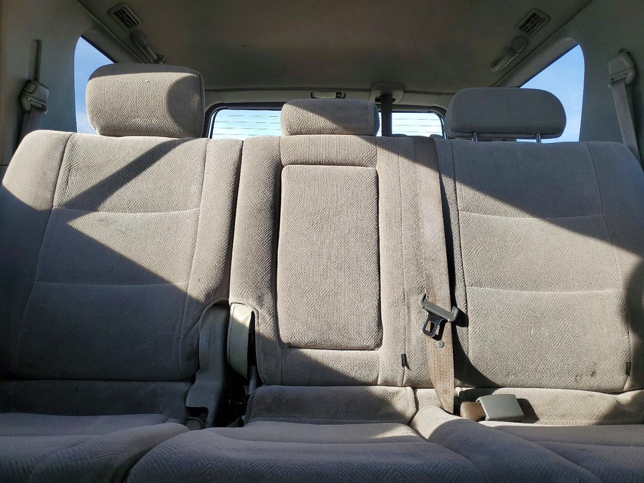 2002 TOYOTA SEQUOIA photo 19