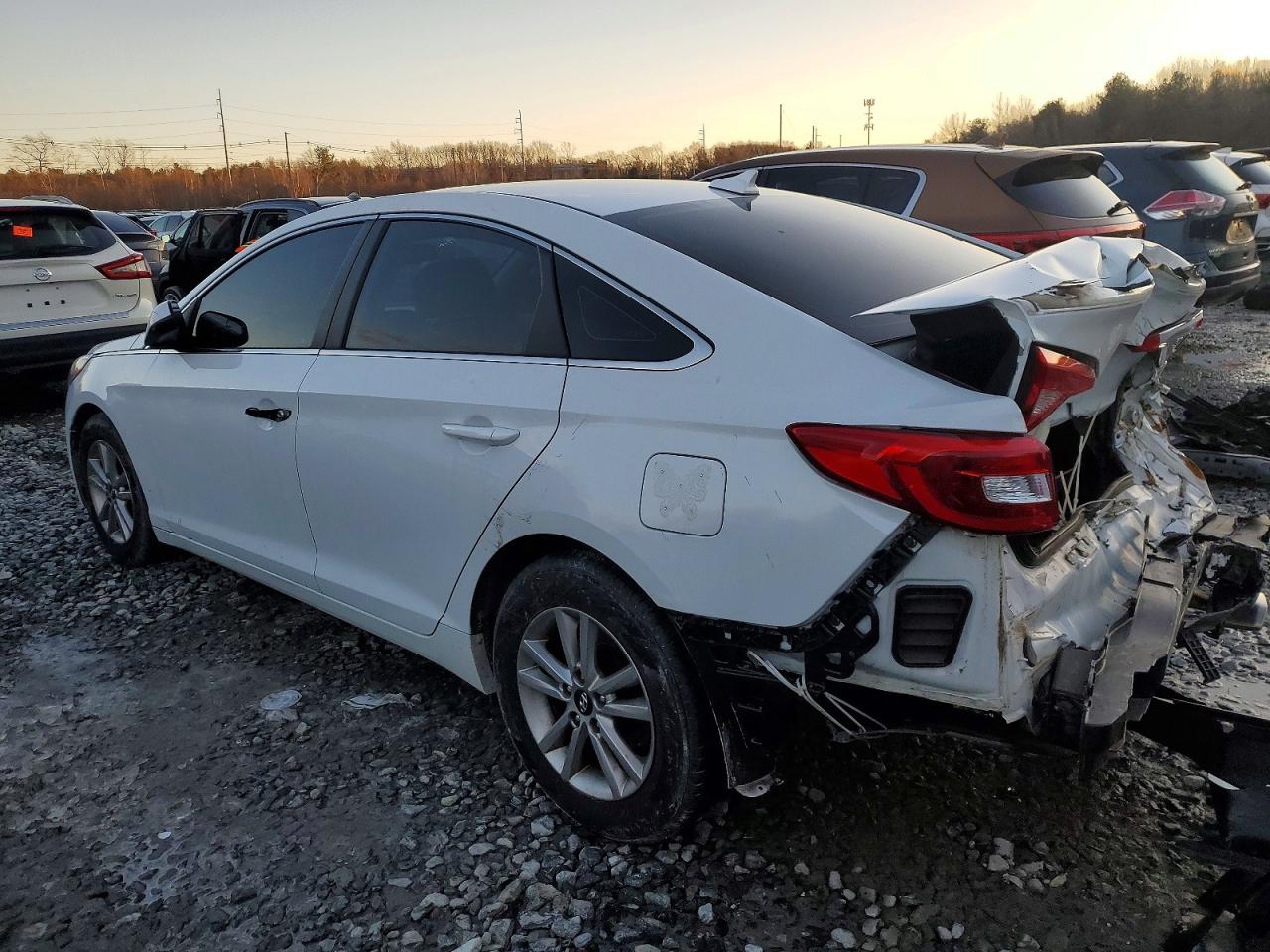 2017 HYUNDAI SONATA SE photo 2