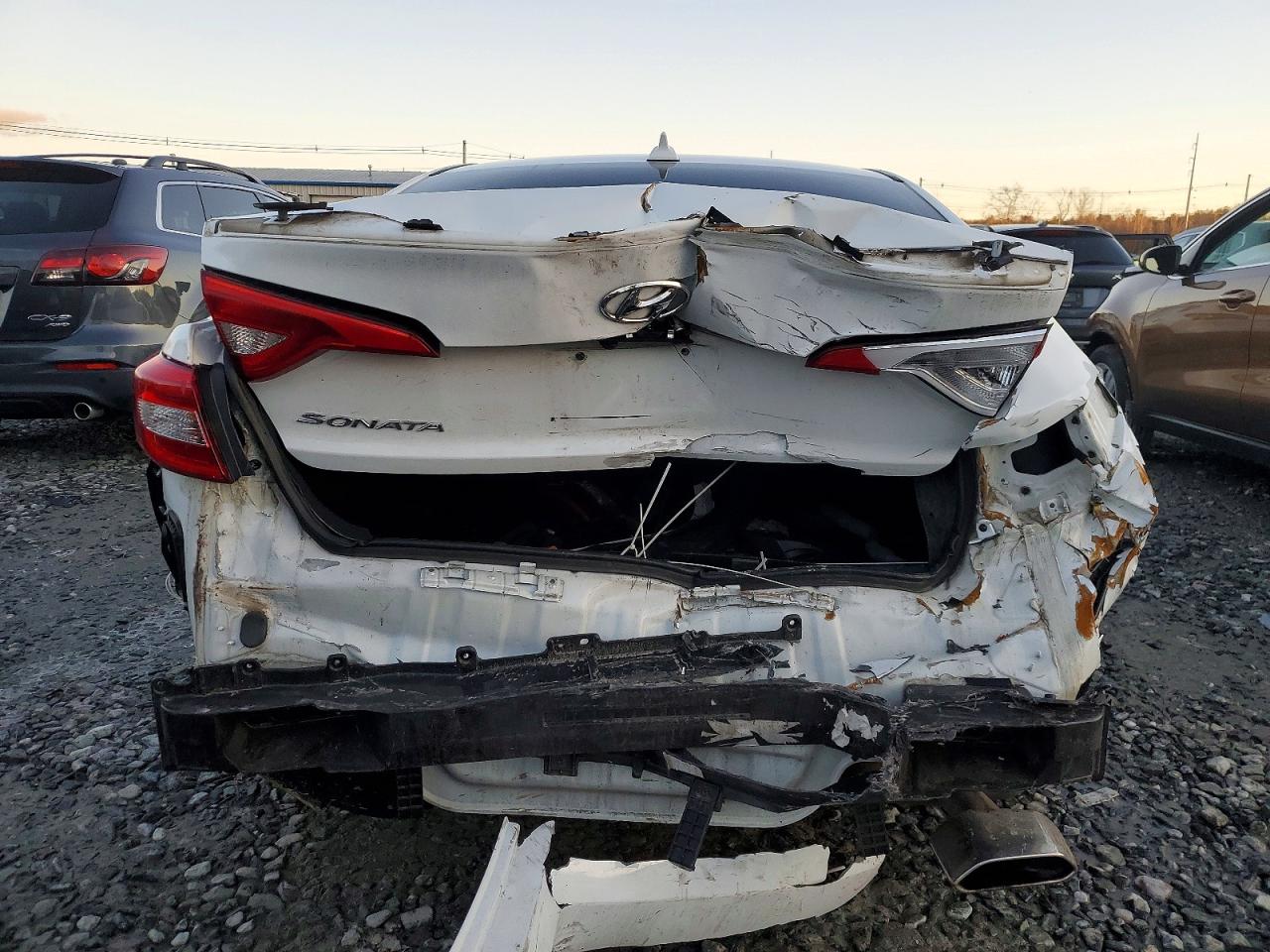 2017 HYUNDAI SONATA SE photo 6