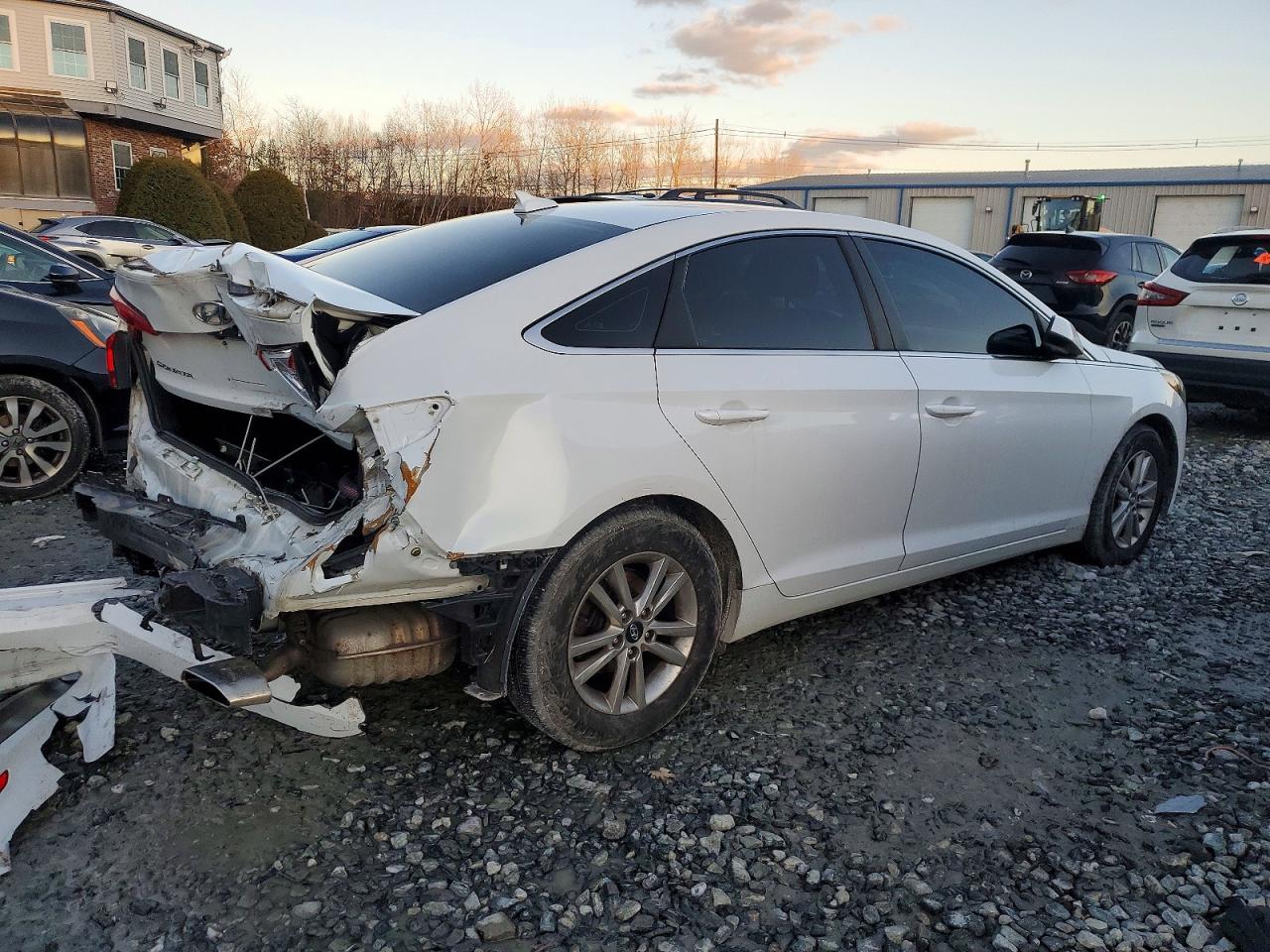 2017 HYUNDAI SONATA SE photo 3