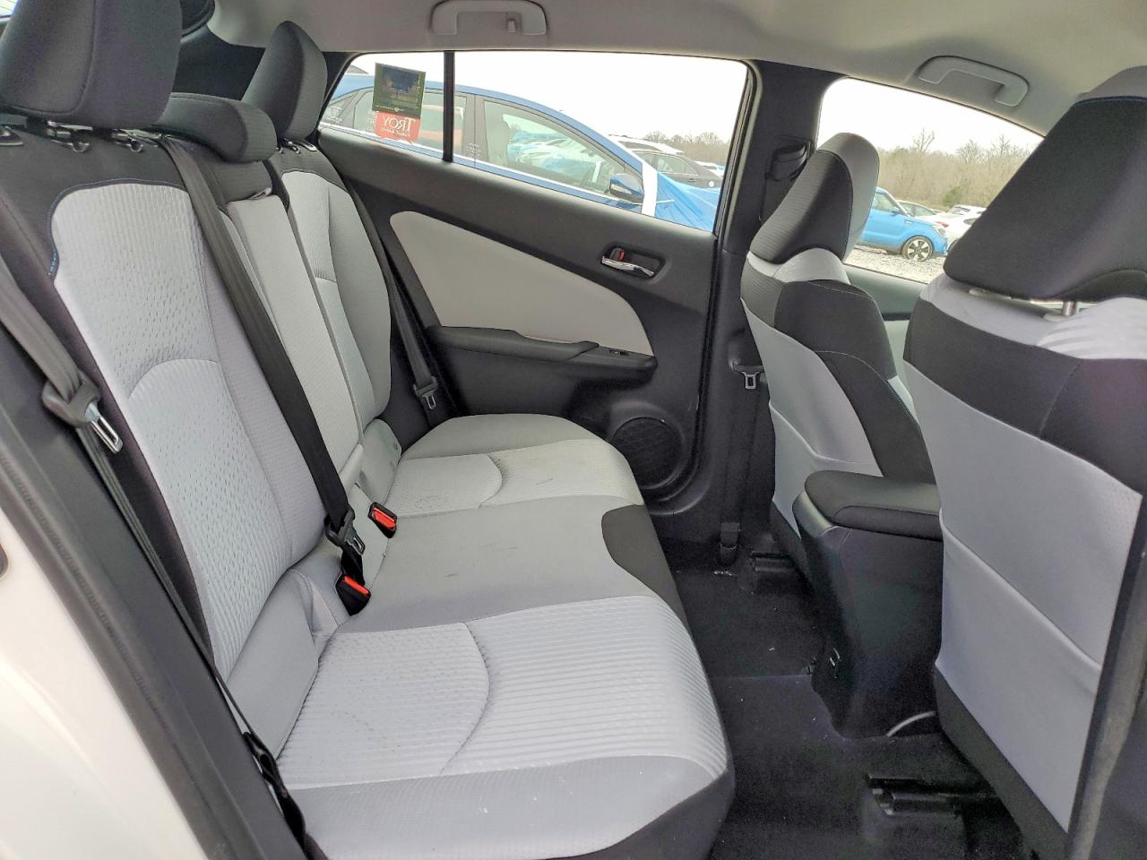 2016 TOYOTA PRIUS photo 10
