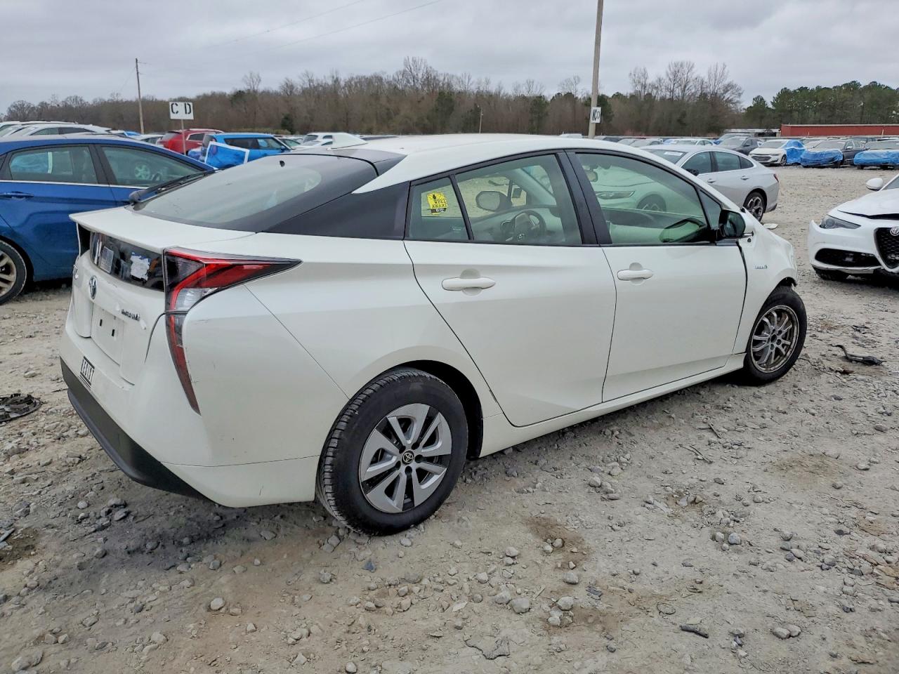 2016 TOYOTA PRIUS photo 3