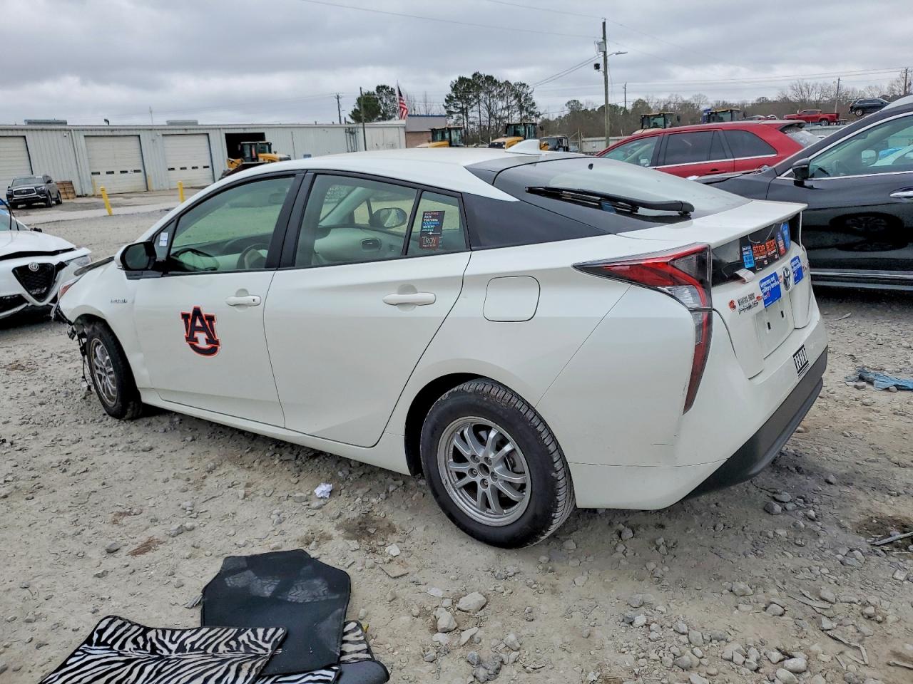 2016 TOYOTA PRIUS photo 2