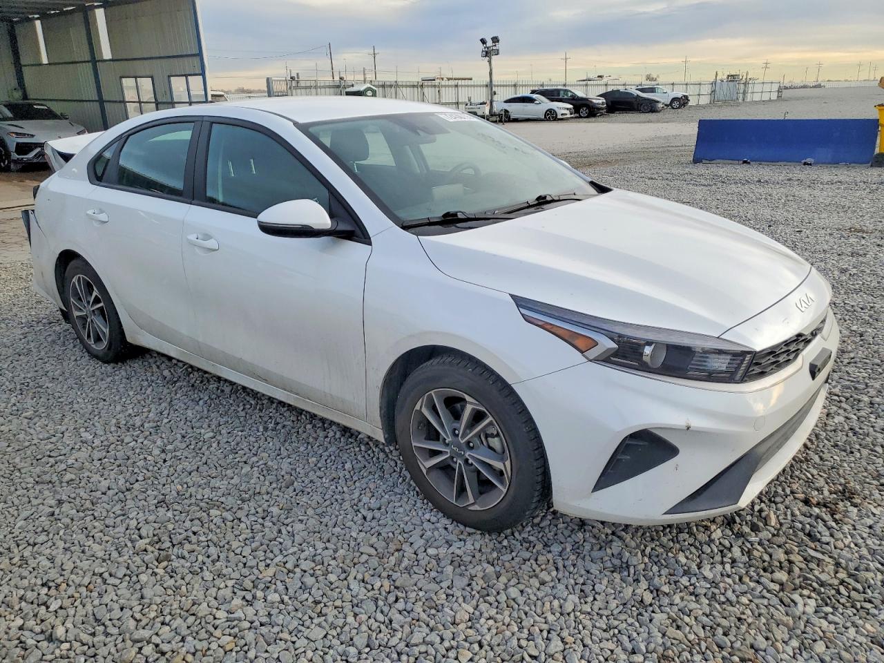 2023 KIA FORTE LX photo 10