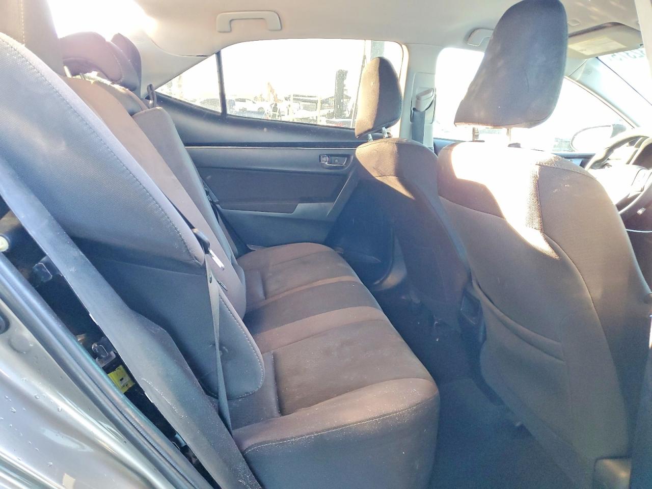 2019 TOYOTA COROLLA L photo 10