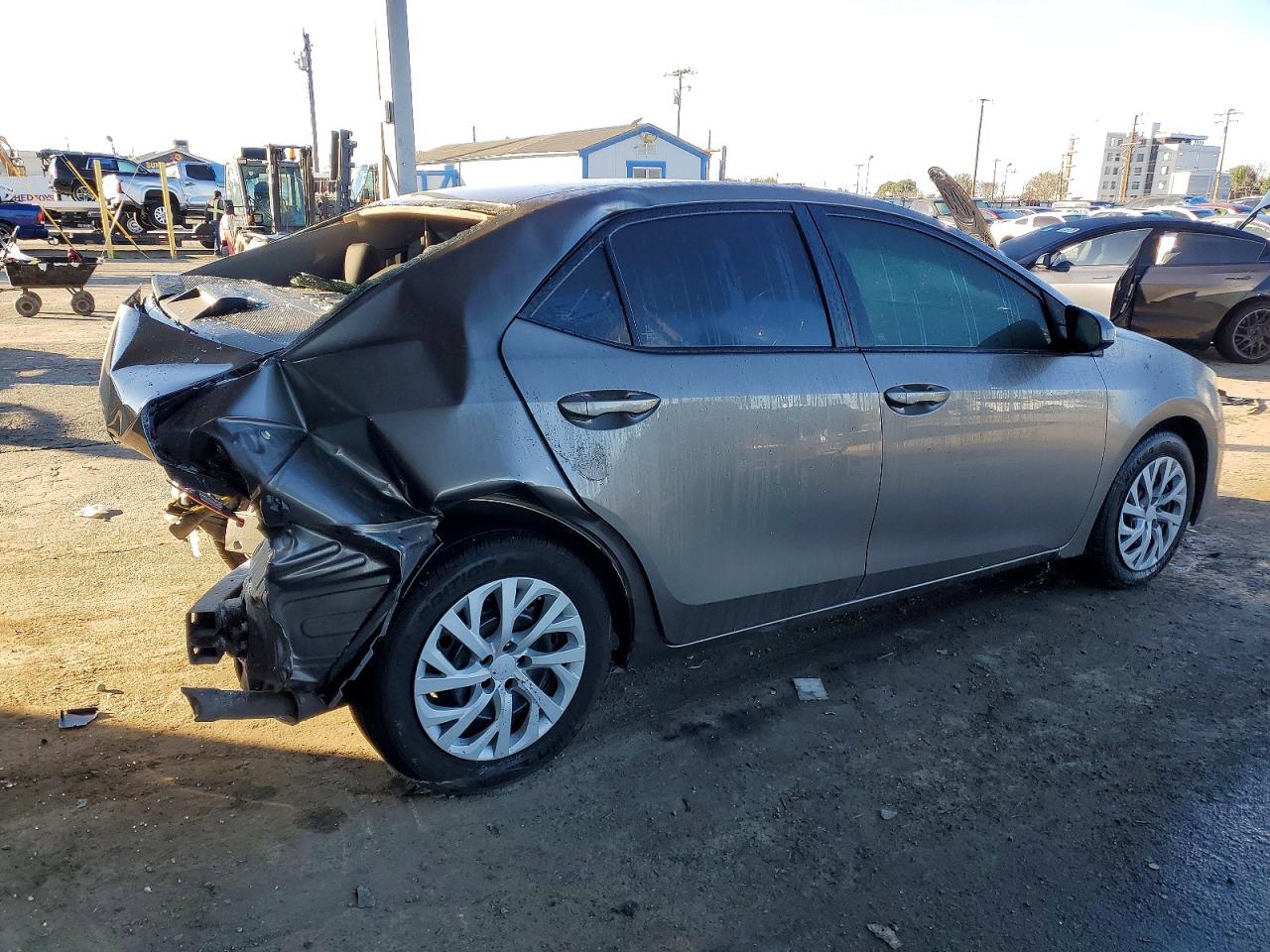 2019 TOYOTA COROLLA L photo 3