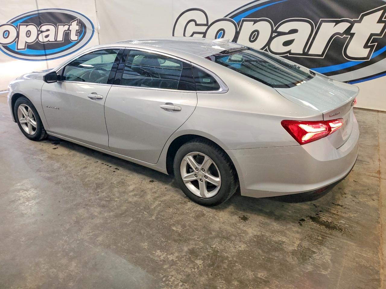 2022 CHEVROLET MALIBU LT photo 2