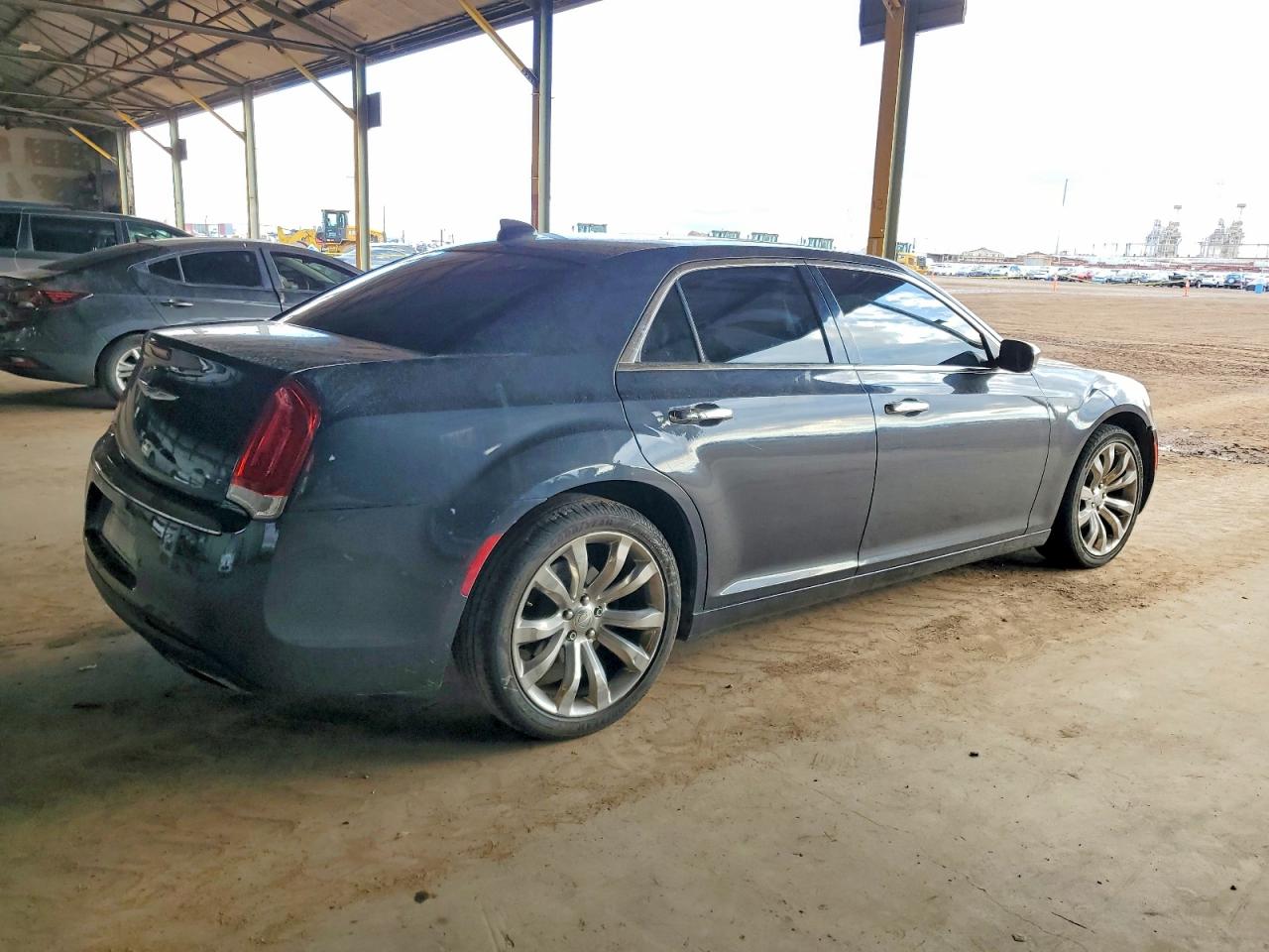 2018 CHRYSLER 300 LIMITED photo 3