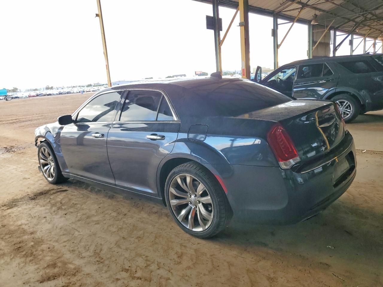 2018 CHRYSLER 300 LIMITED photo 2