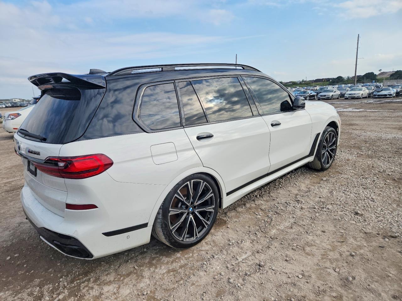 2021 BMW X7 M50I photo 5