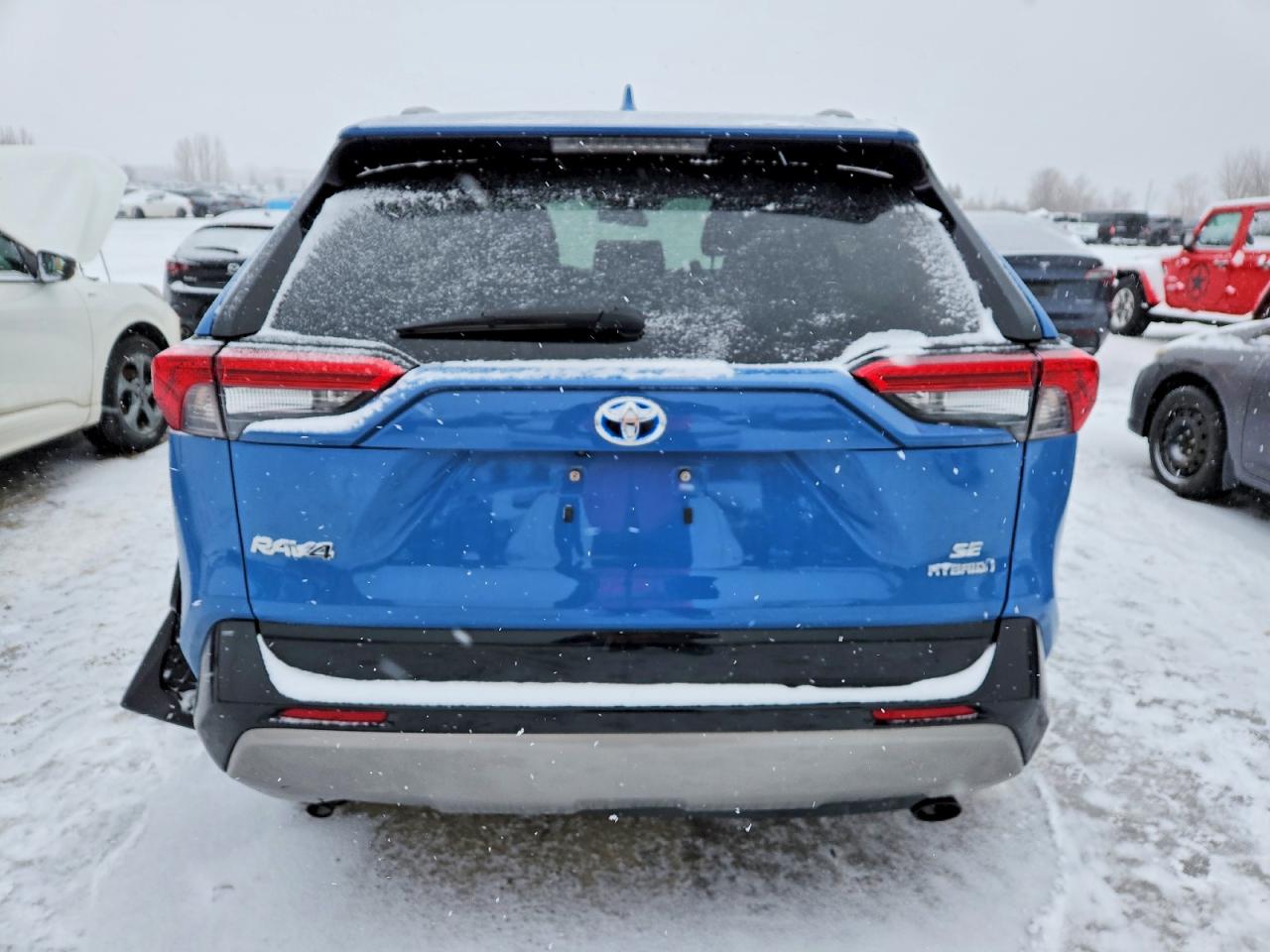 2022 TOYOTA RAV4 SE photo 6