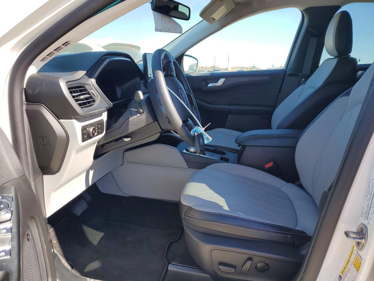 2025 FORD ESCAPE photo 13