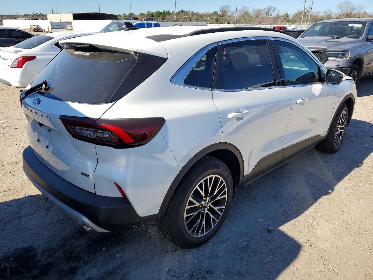 2025 FORD ESCAPE photo 5