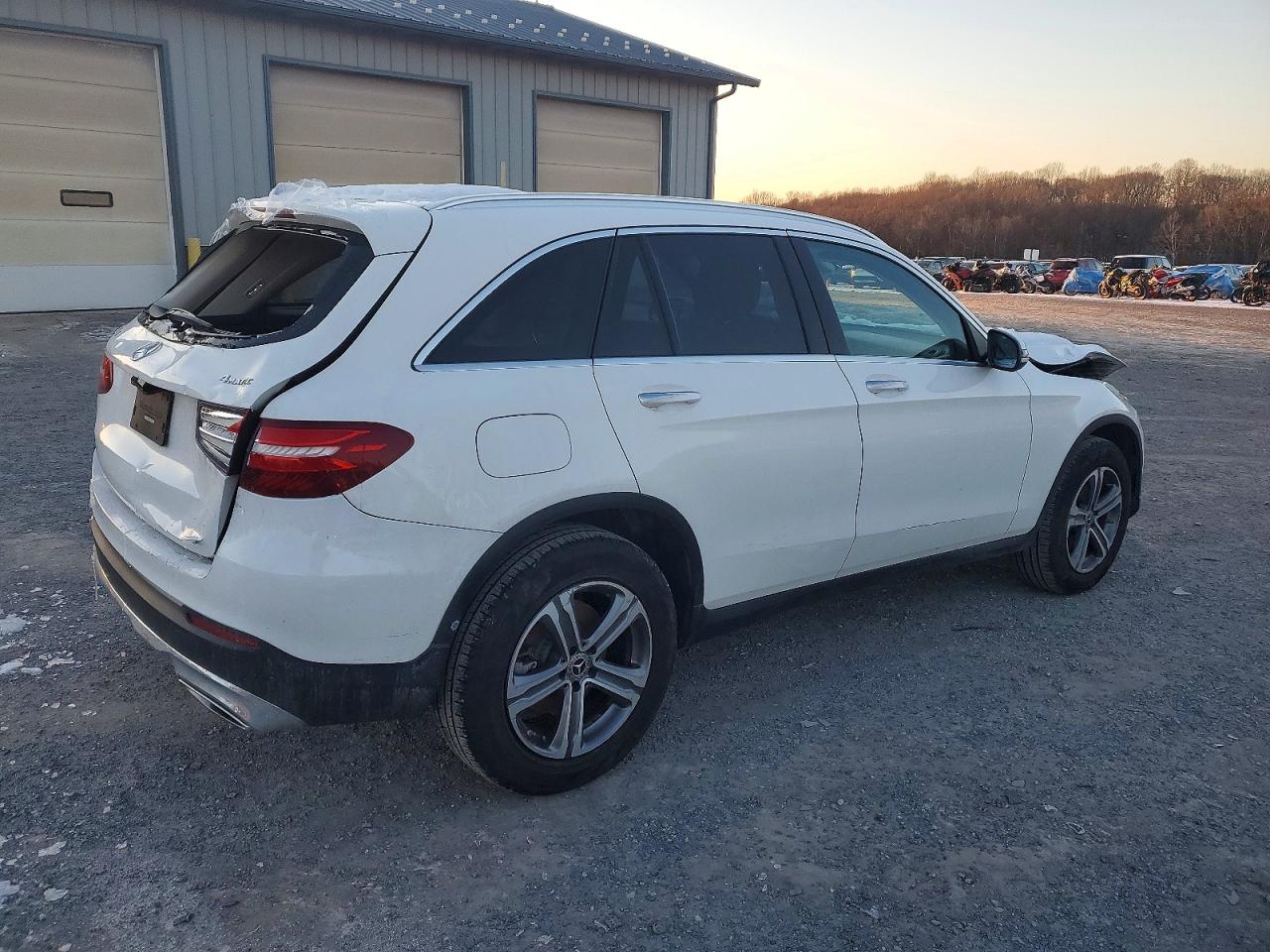 2018 MERCEDES-BENZ GLC 300 4MATIC photo 5