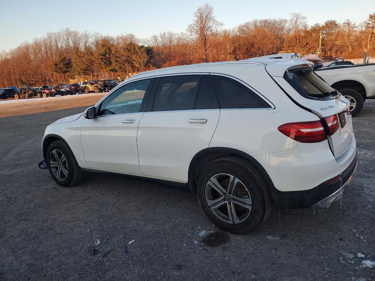 2018 MERCEDES-BENZ GLC 300 4MATIC photo 3