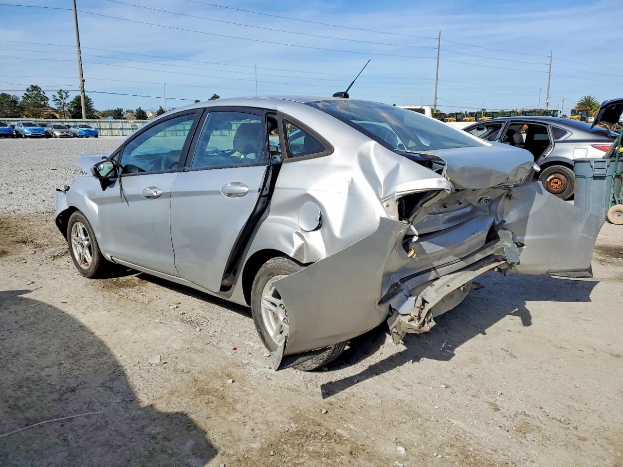 2019 FORD FIESTA SE photo 2