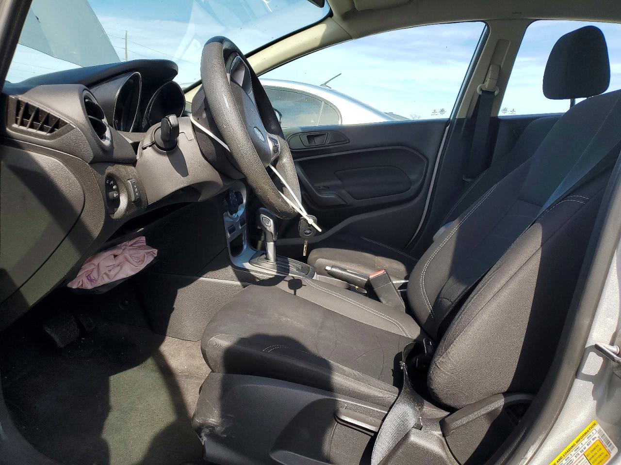 2019 FORD FIESTA SE photo 7