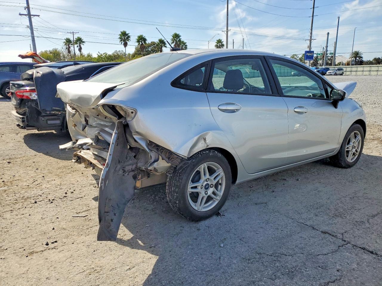 2019 FORD FIESTA SE photo 3