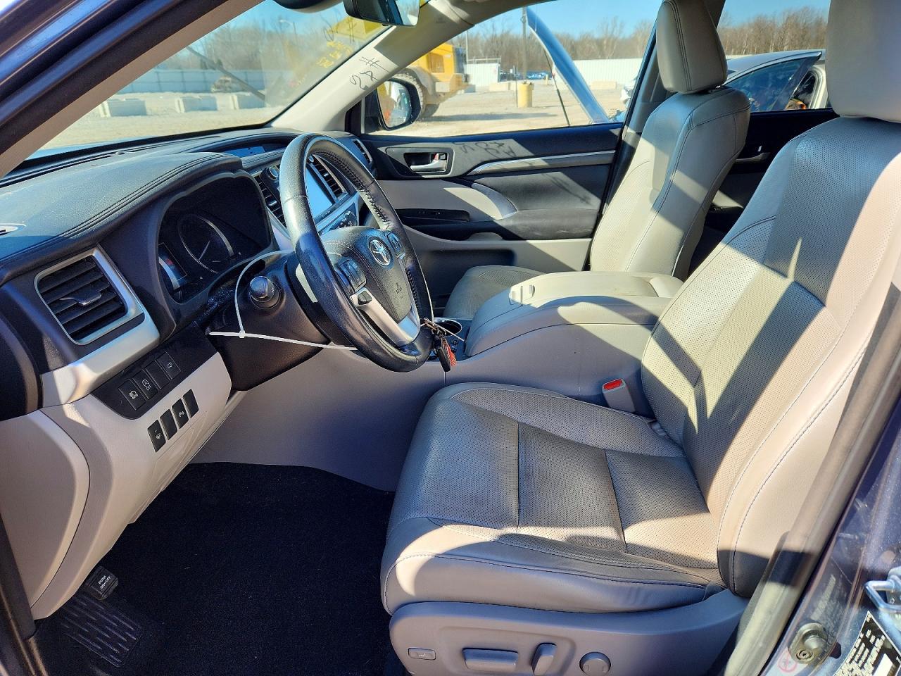 2017 TOYOTA HIGHLANDER LIMITED photo 13