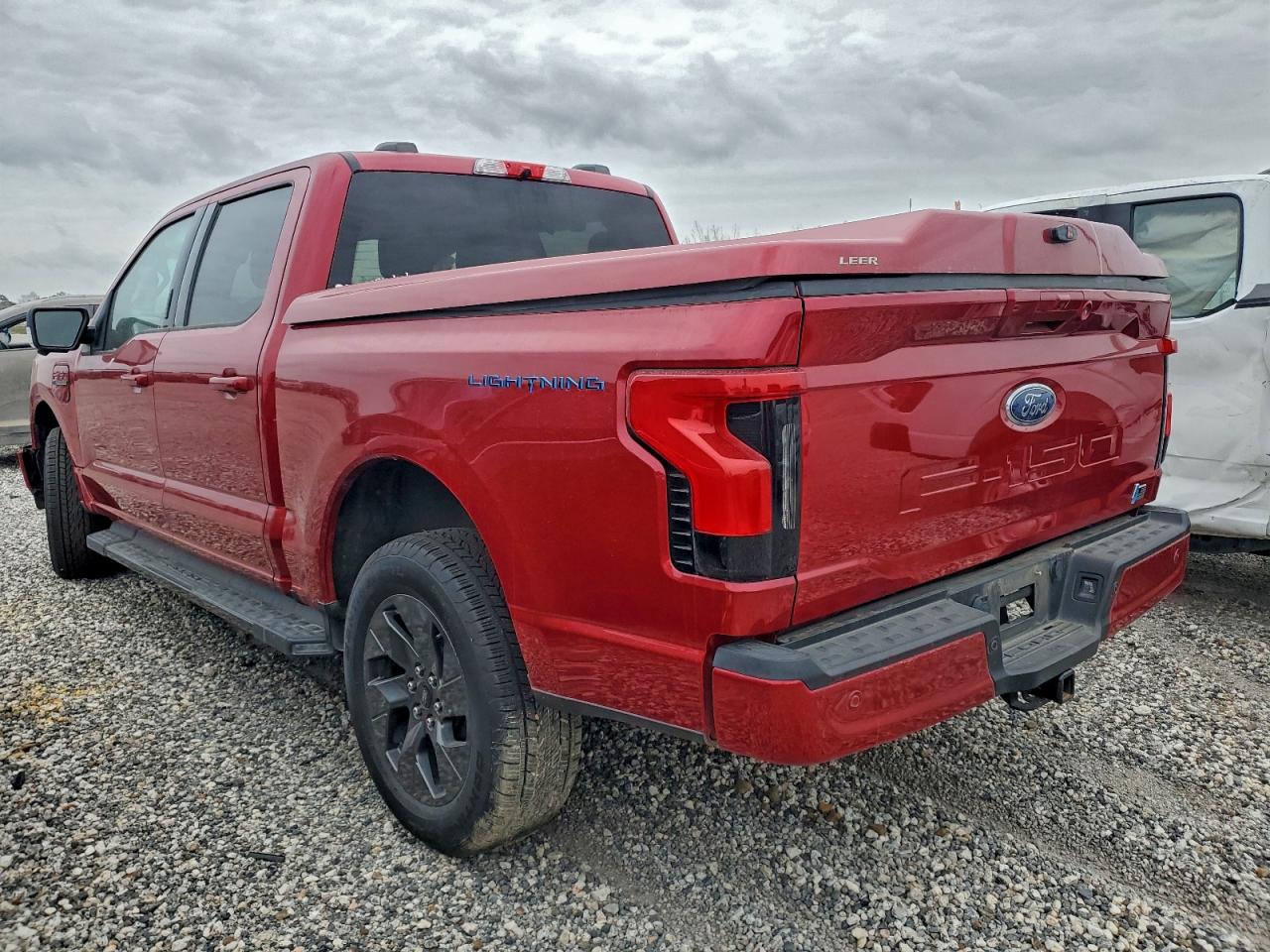 2022 FORD F150 LIGHTNING PRO photo 2