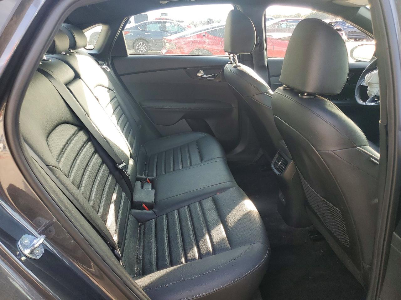 2023 KIA FORTE GT LINE photo 28