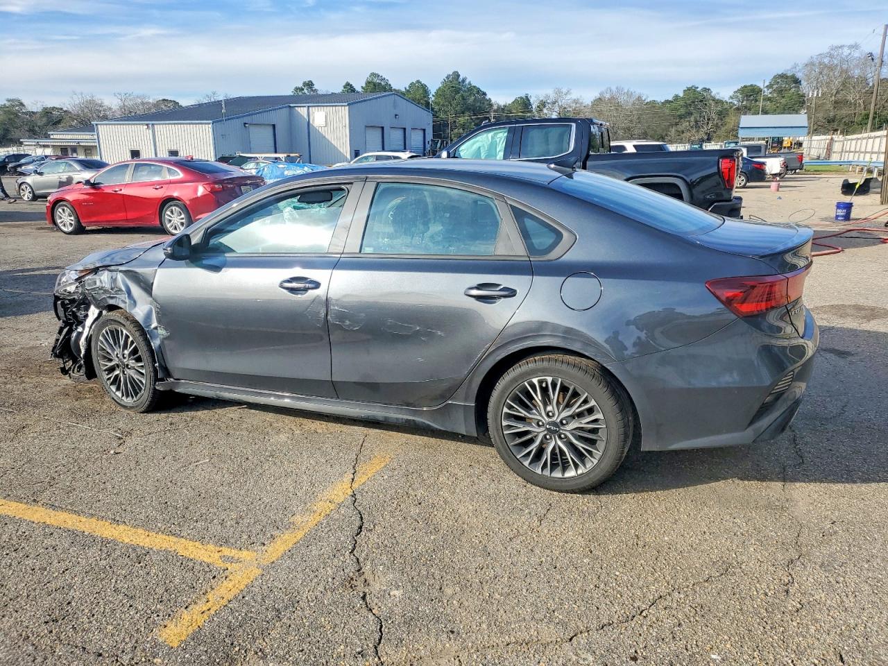 2023 KIA FORTE GT LINE photo 4