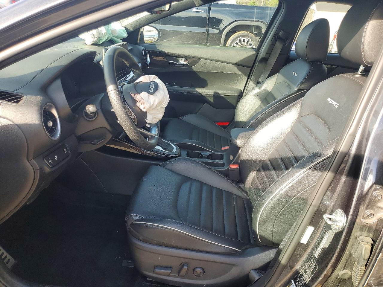 2023 KIA FORTE GT LINE photo 19