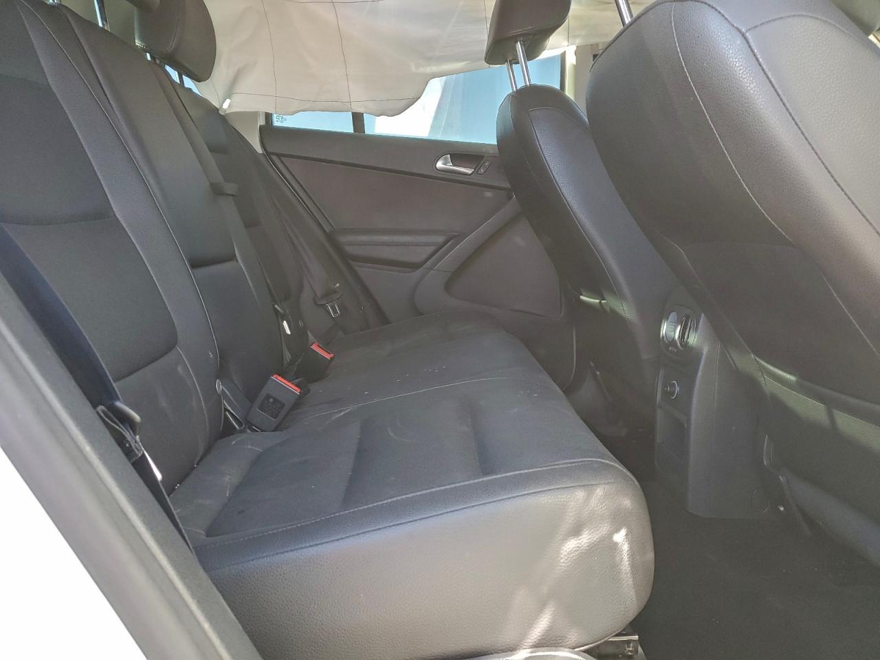 2017 VOLKSWAGEN TIGUAN S photo 21