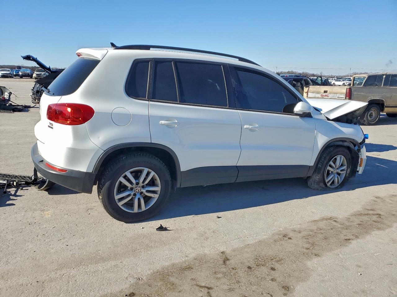 2017 VOLKSWAGEN TIGUAN S photo 5