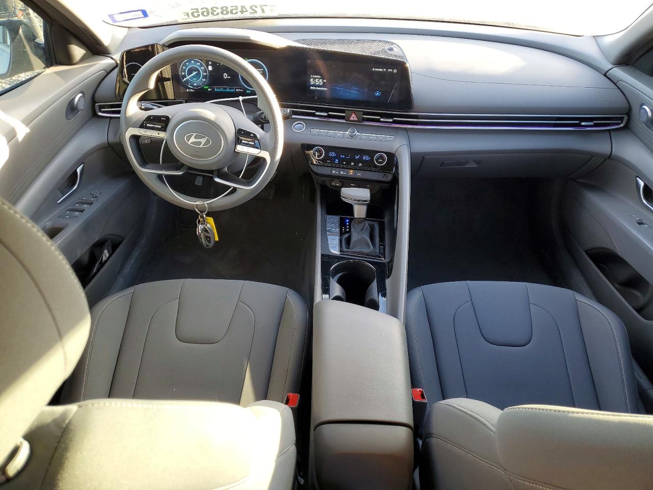 2024 HYUNDAI ELANTRA photo 8