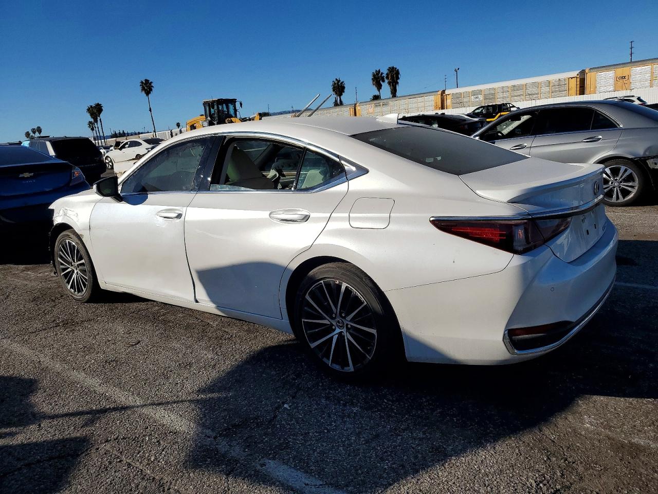 2024 LEXUS ES 300H BASE photo 2