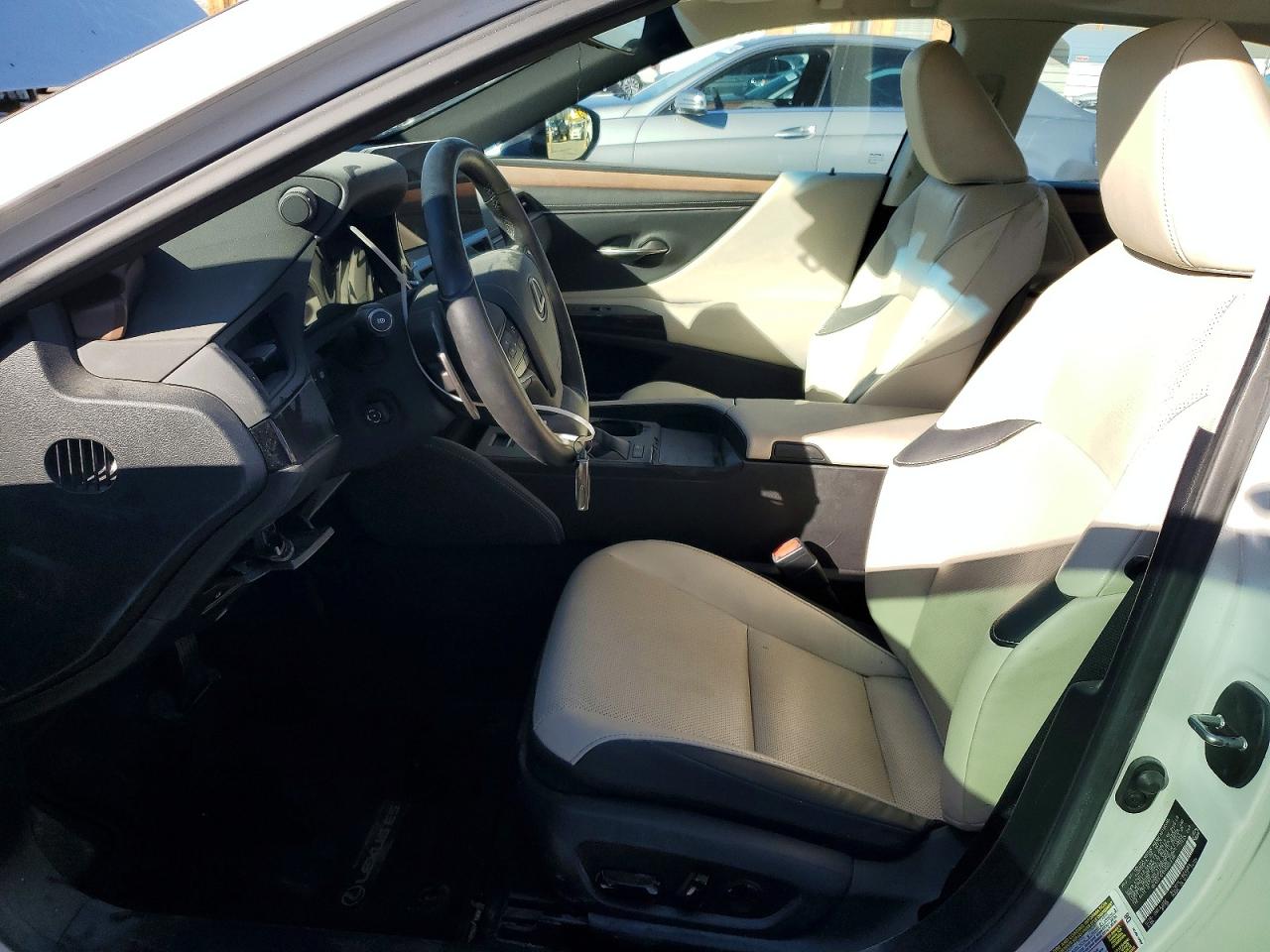 2024 LEXUS ES 300H BASE photo 7