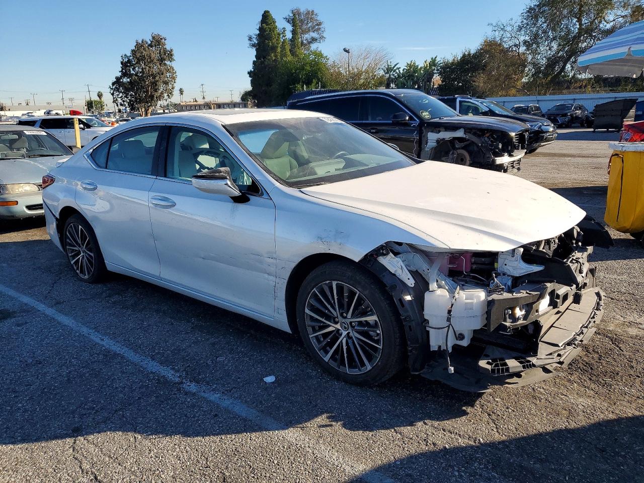 2024 LEXUS ES 300H BASE photo 4