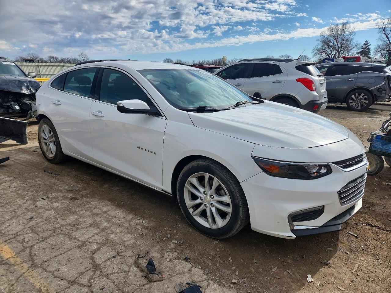 2016 CHEVROLET MALIBU LT photo 4