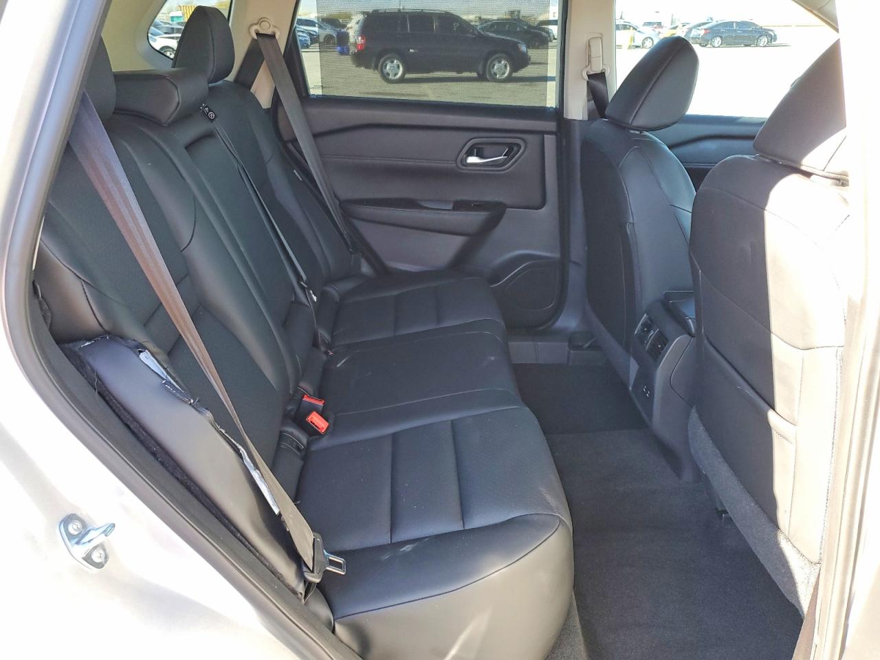 2024 NISSAN ROGUE SV photo 11