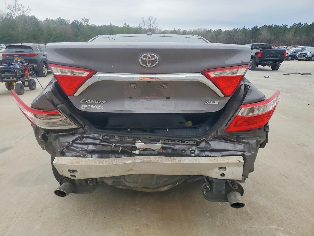 2016 TOYOTA CAMRY XSE photo 6