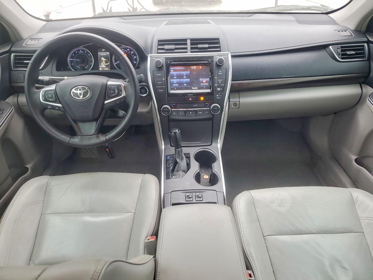 2016 TOYOTA CAMRY XSE photo 8