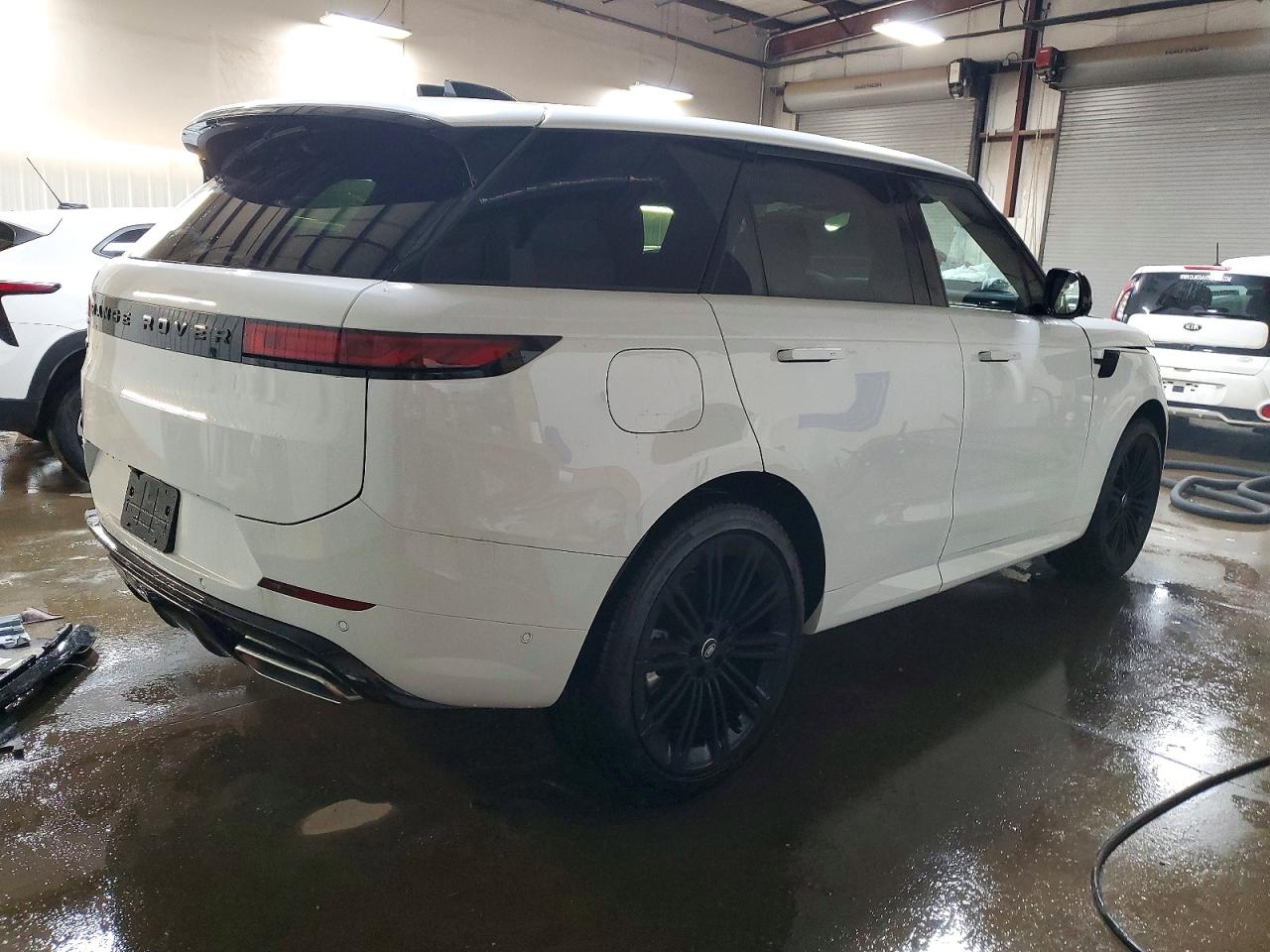 2025 LAND ROVER RANGE ROVER SPORT DYNAMIC SE photo 5